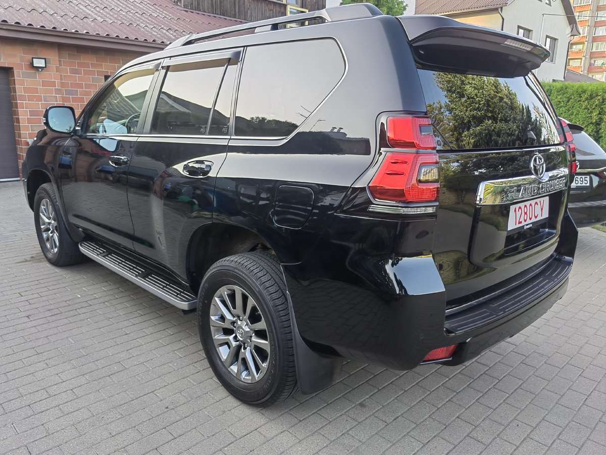 Toyota Land Cruiser - 4