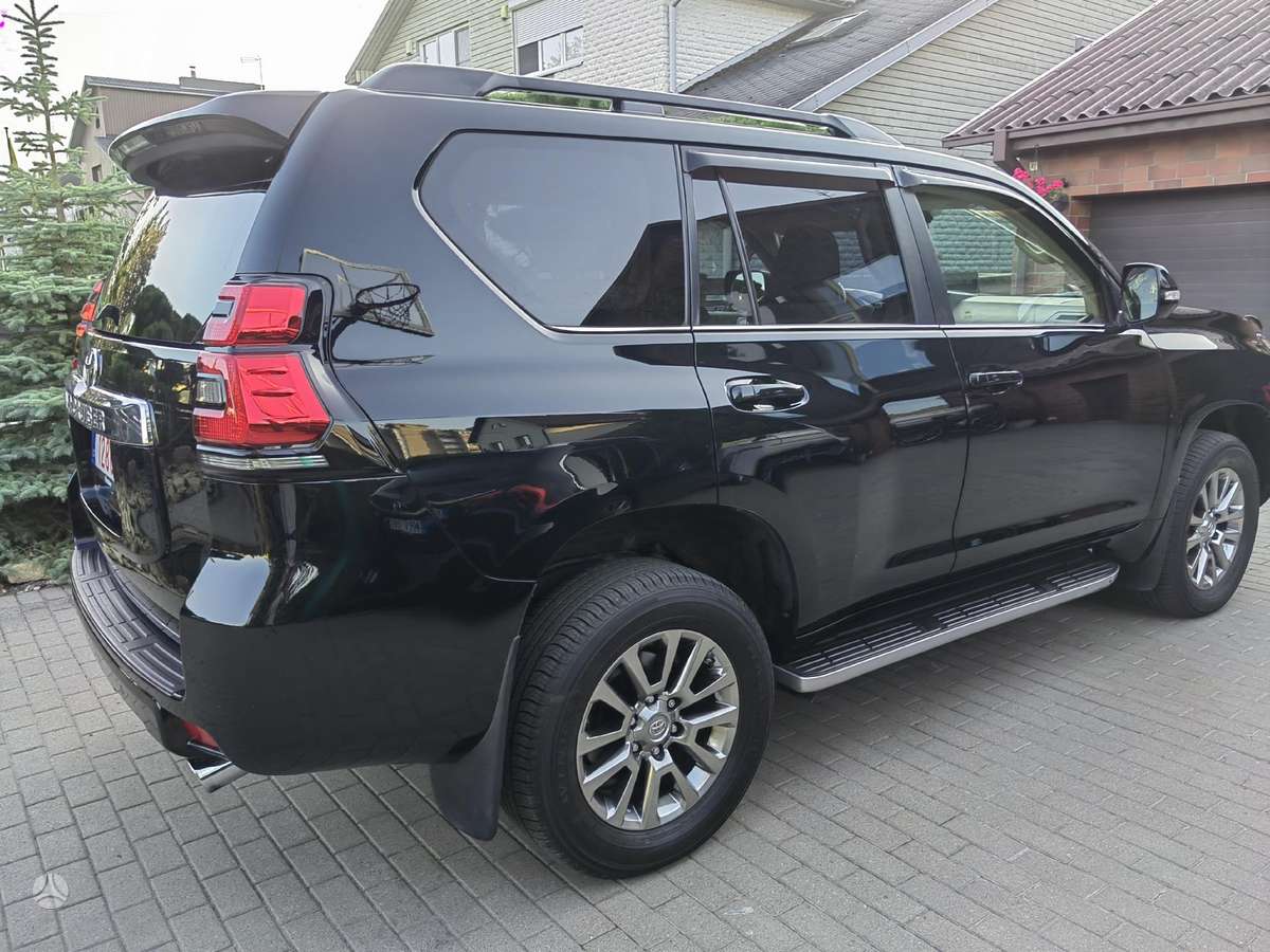 Toyota Land Cruiser - 5