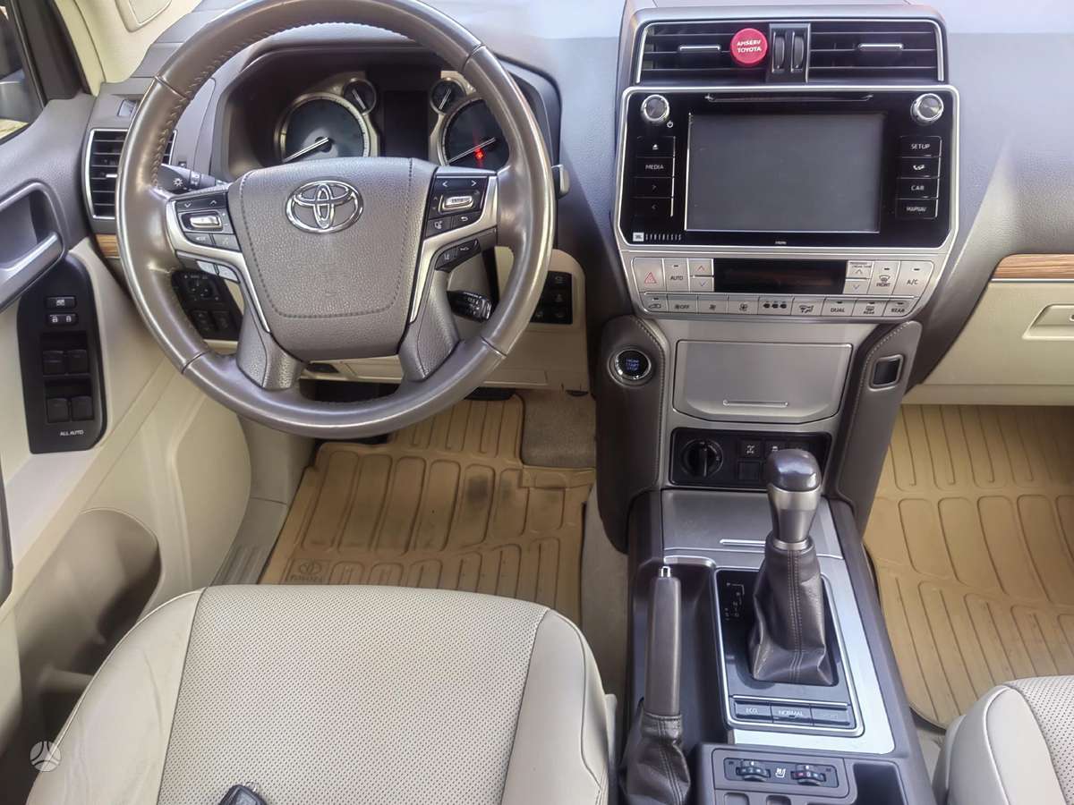 Toyota Land Cruiser - 8
