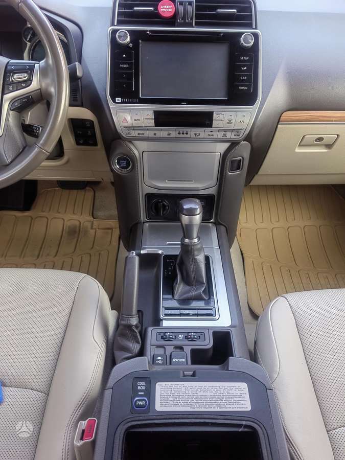 Toyota Land Cruiser - 9