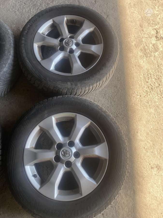 Toyota Rav4, light alloy, R17