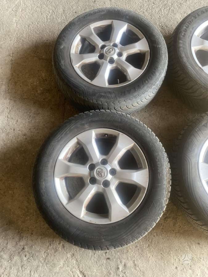 Toyota Rav4, light alloy, R17