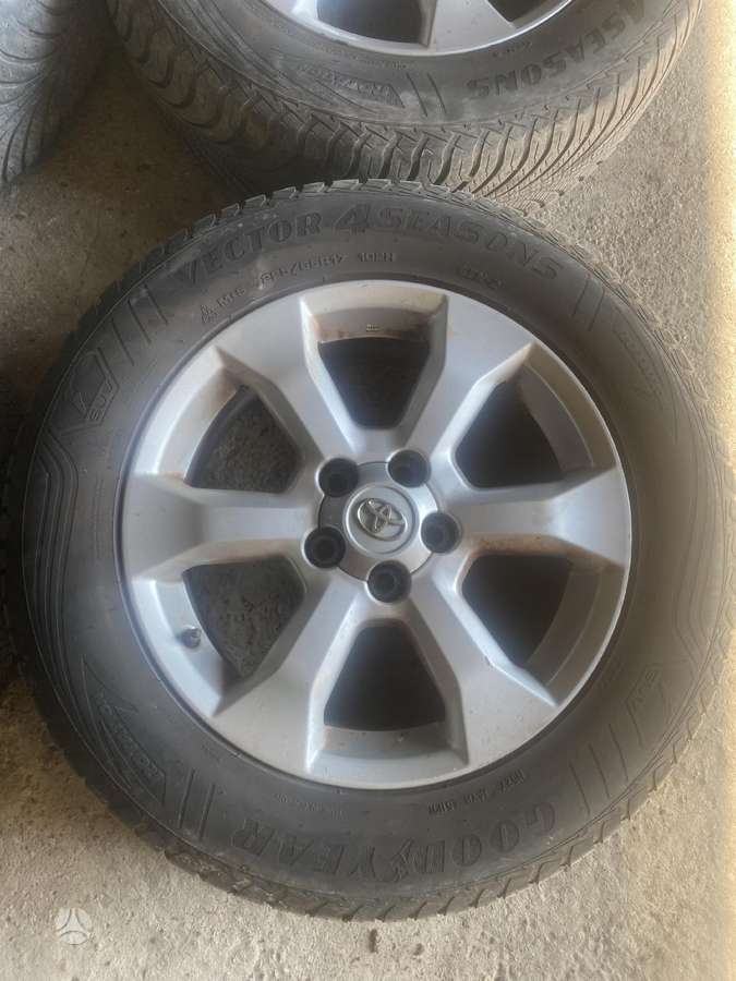 Toyota Rav4, light alloy, R17