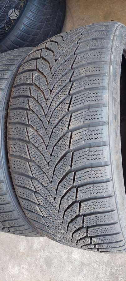 Nexen, winter 235/35 R19