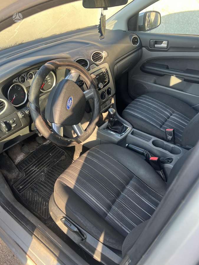 Ford Focus dalimis