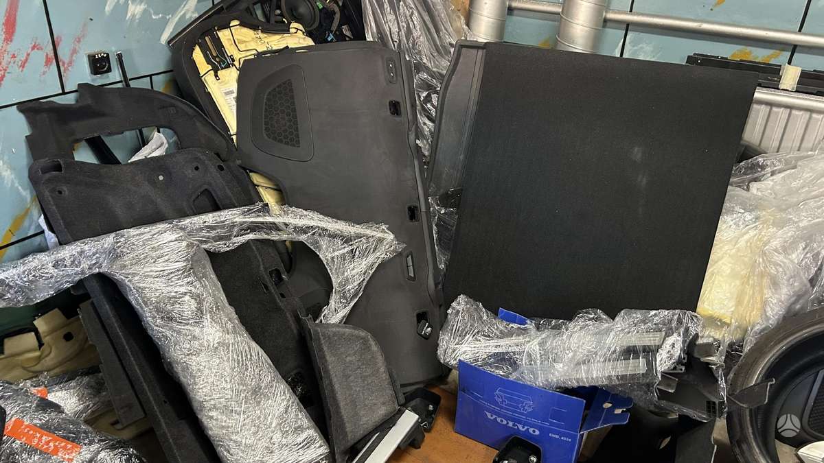 Volvo S90 kėbulo dalys