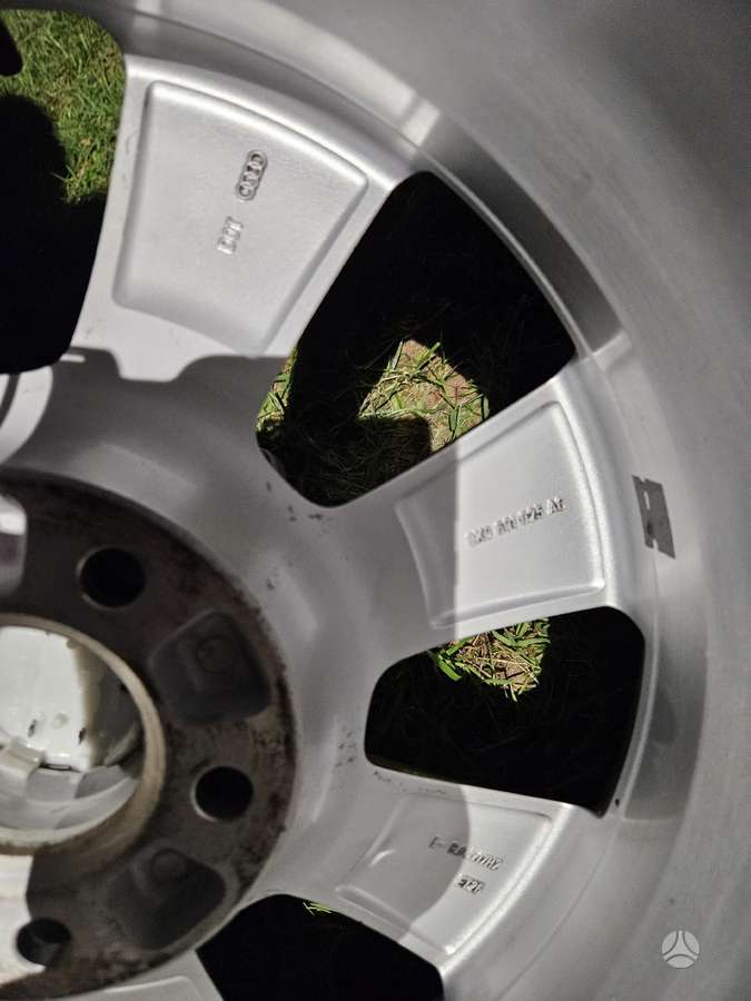 Audi A5/A4, lengvojo lydinio, R17