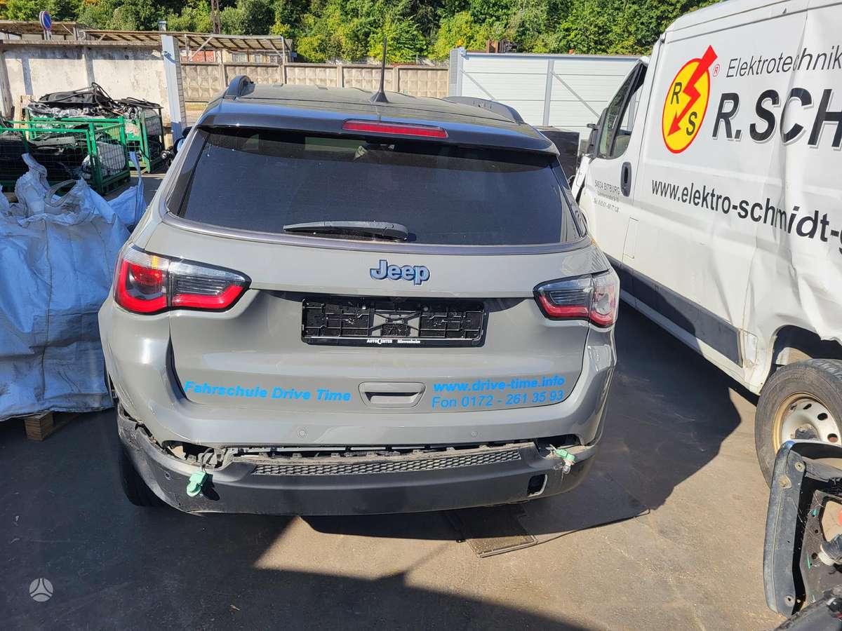 Jeep Compass for parts