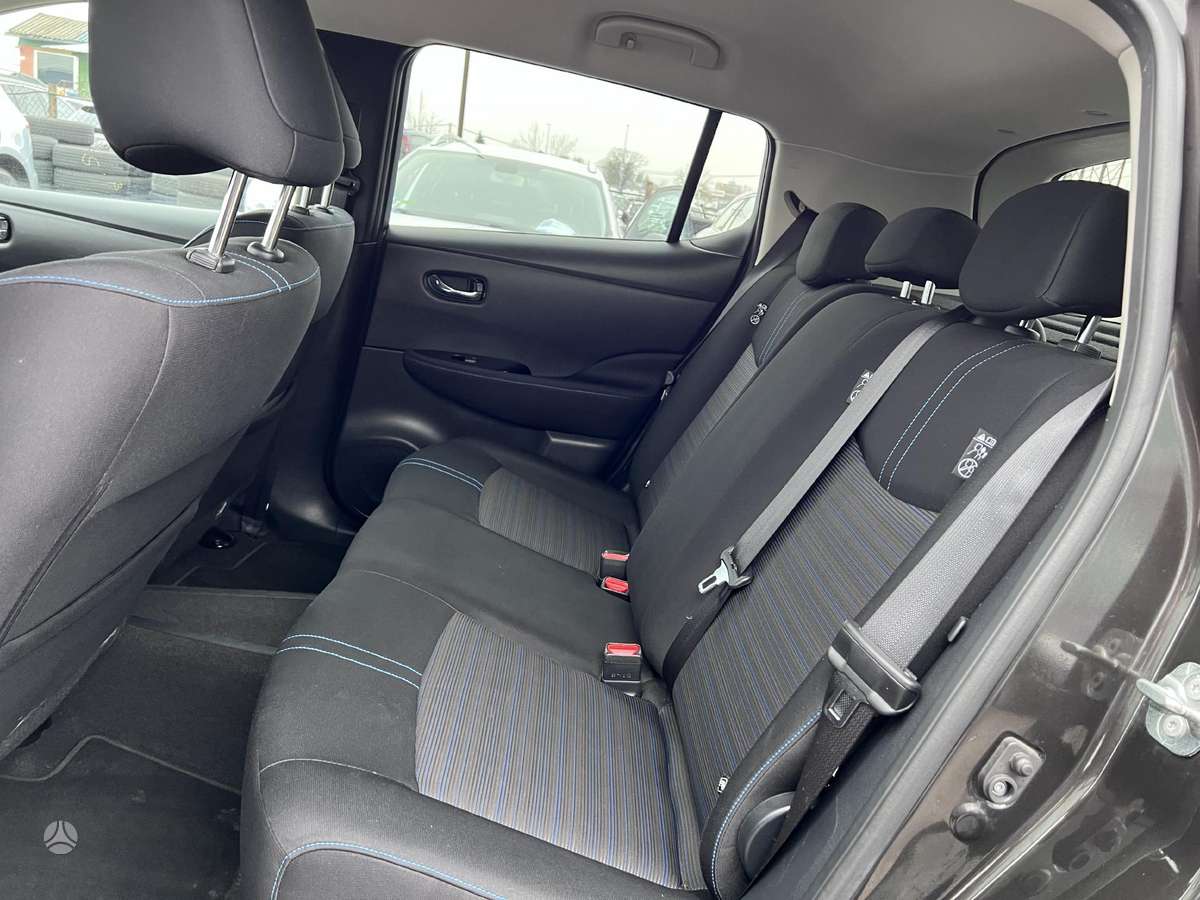 Nissan Leaf, 40 kWh, hatchback