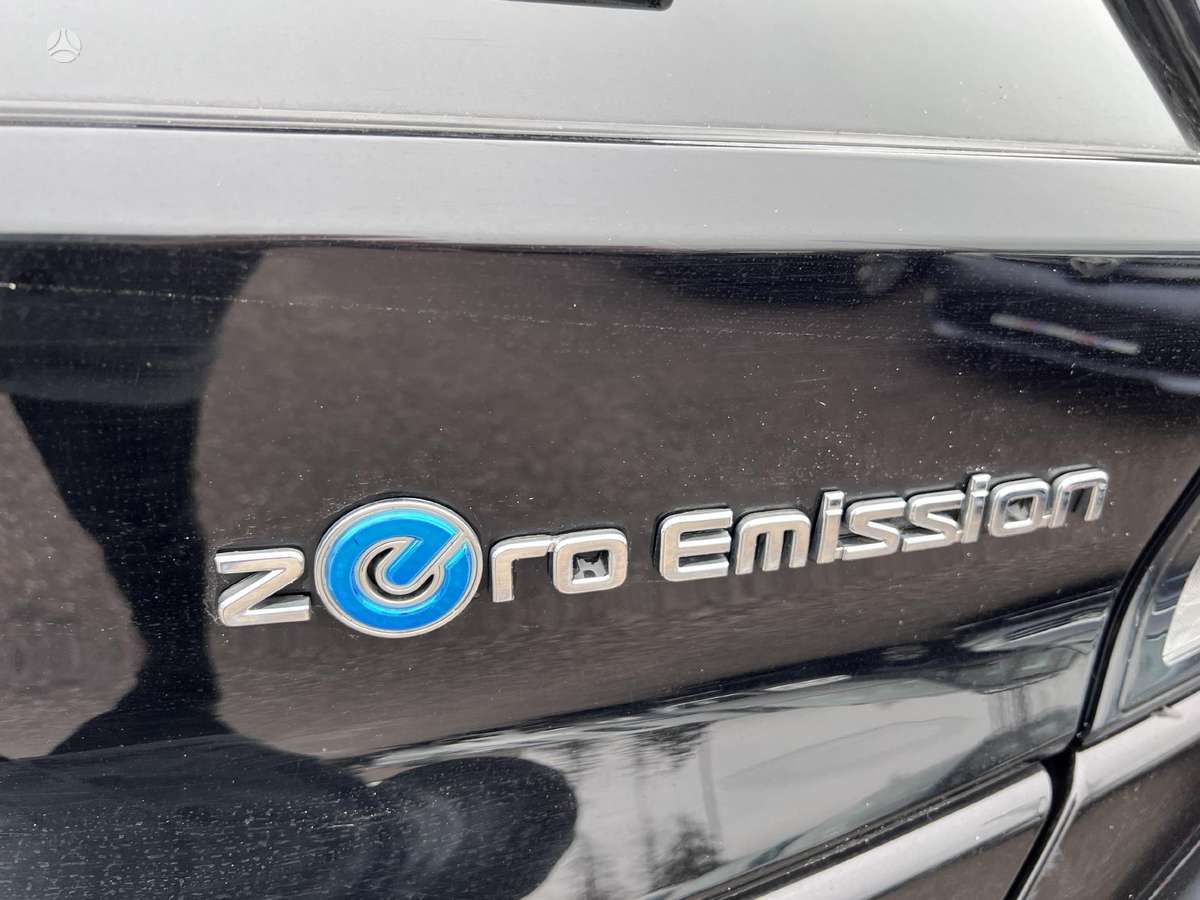 Nissan Leaf, 40 kWh, hatchback