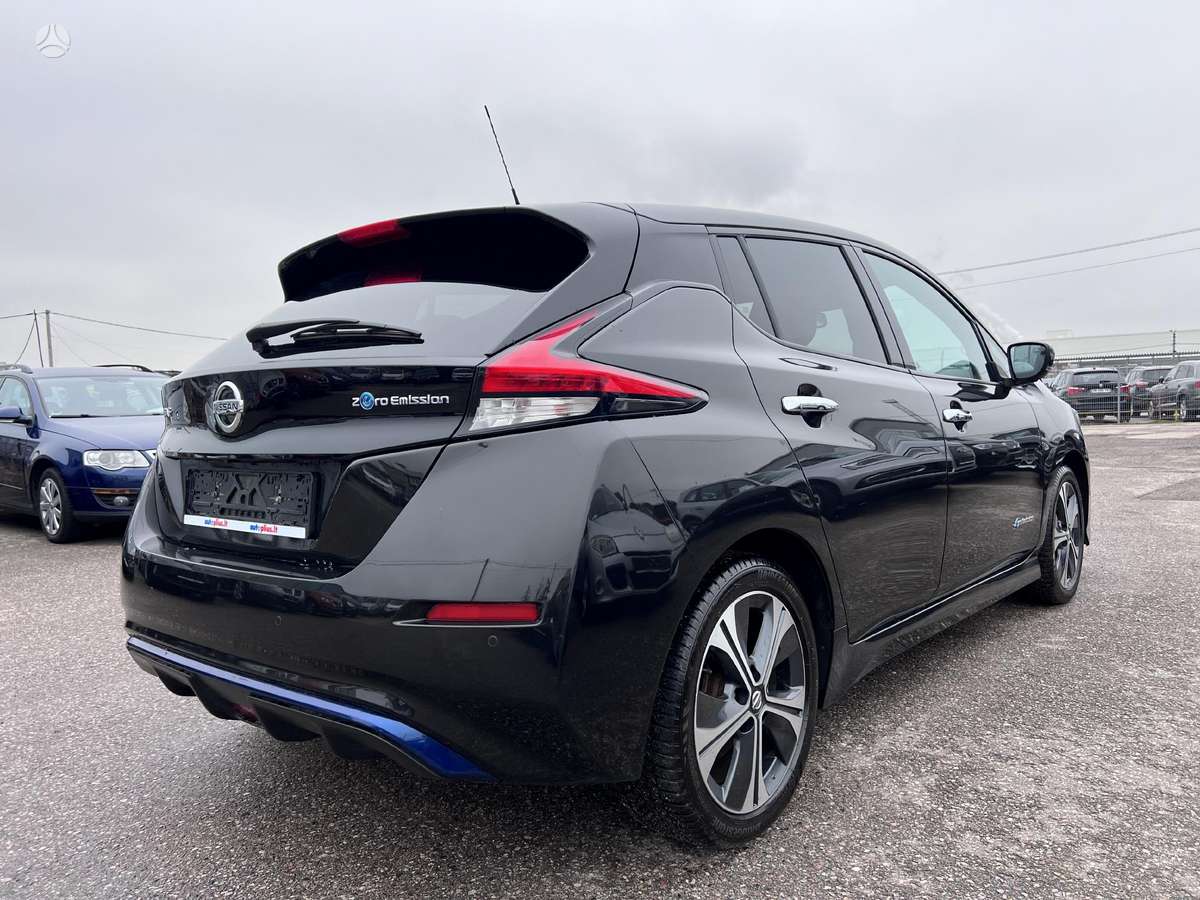 Nissan Leaf, 40 kWh, hatchback