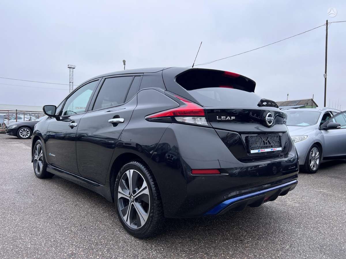 Nissan Leaf, 40 kWh, hatchback