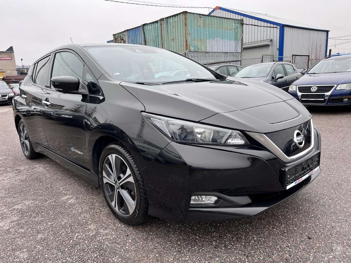 Nissan Leaf, 40 kWh, hatchback