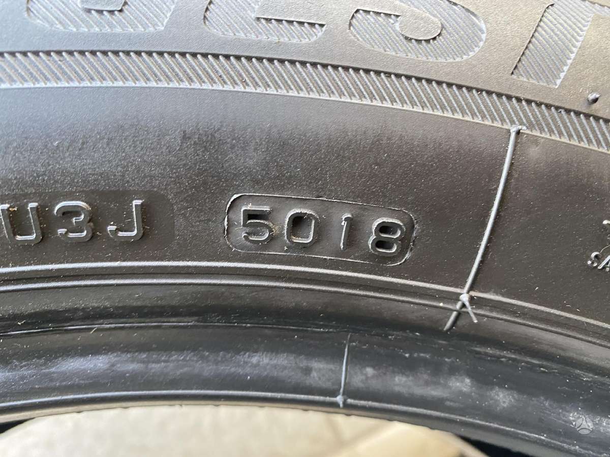 Bridgestone Blizzak lm001, winter 245/50 R19