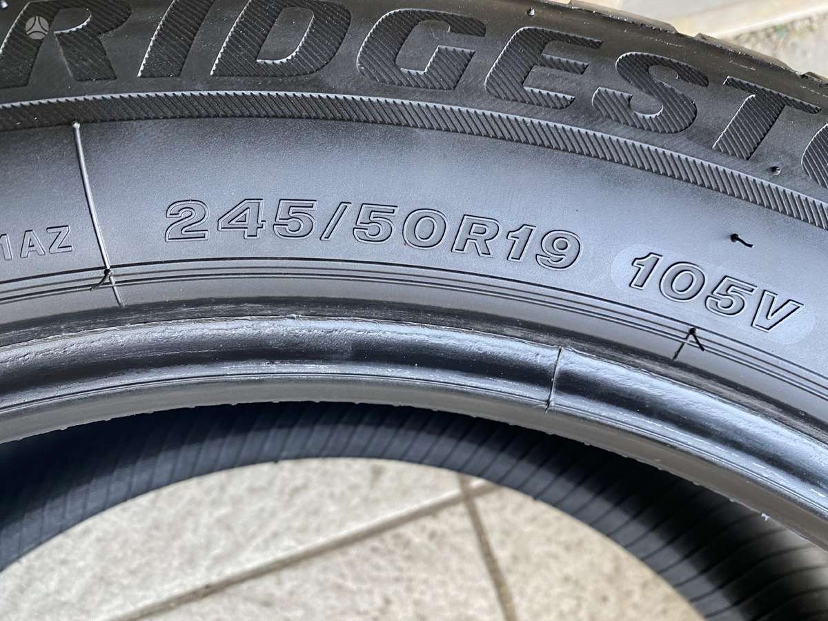 Bridgestone Blizzak lm001, winter 245/50 R19