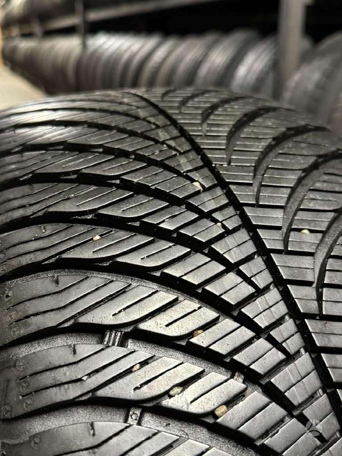Goodyear VECTOR 4 SEASONS GEN-2, winter 225/50 R17