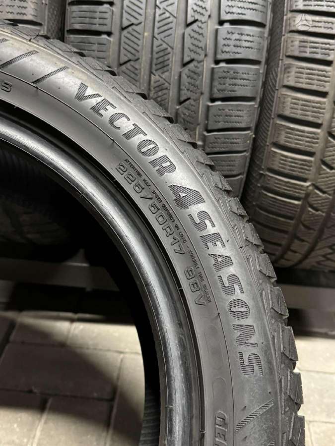 Goodyear VECTOR 4 SEASONS GEN-2, winter 225/50 R17
