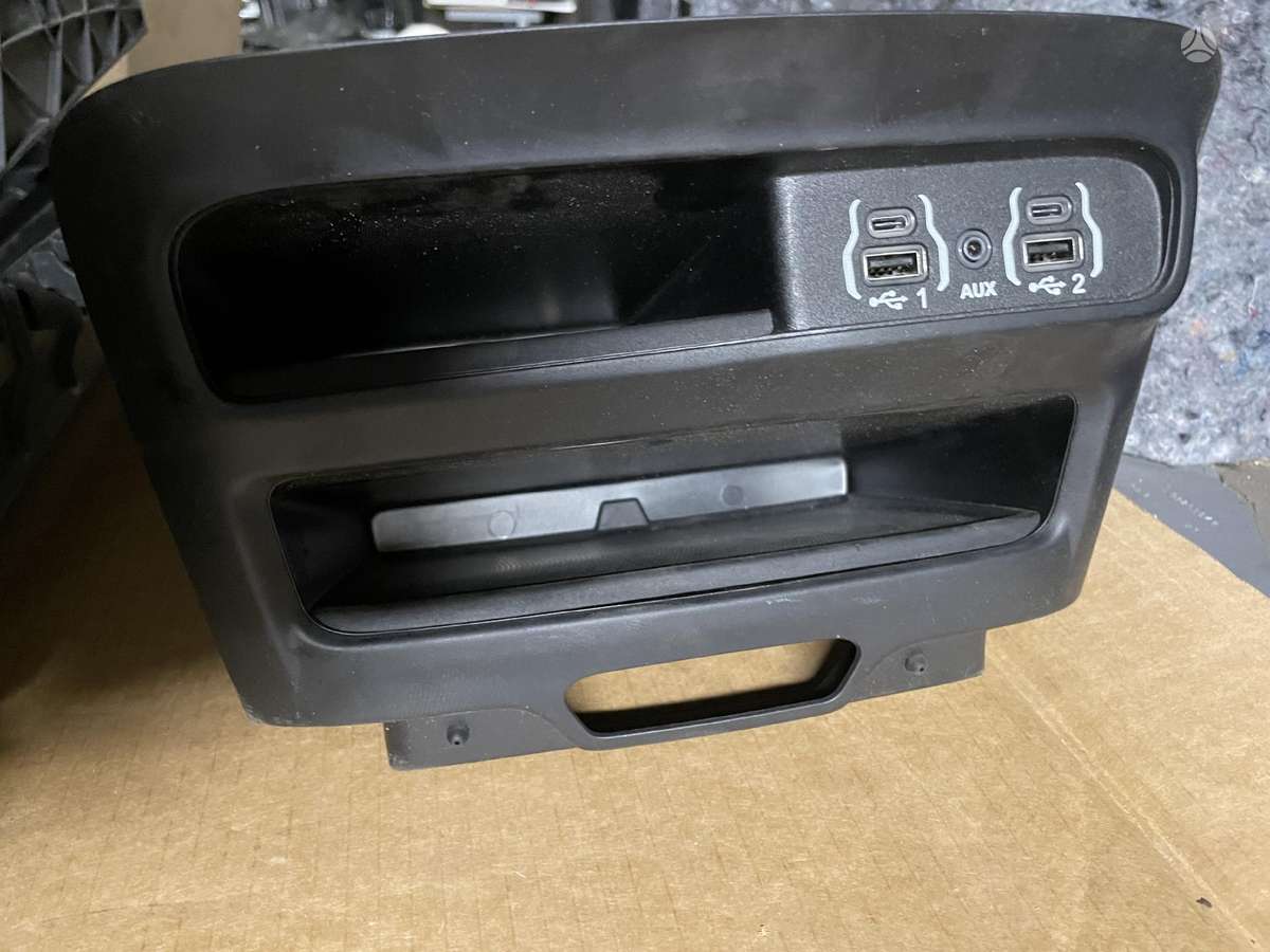 Chrysler Pacifica trim parts