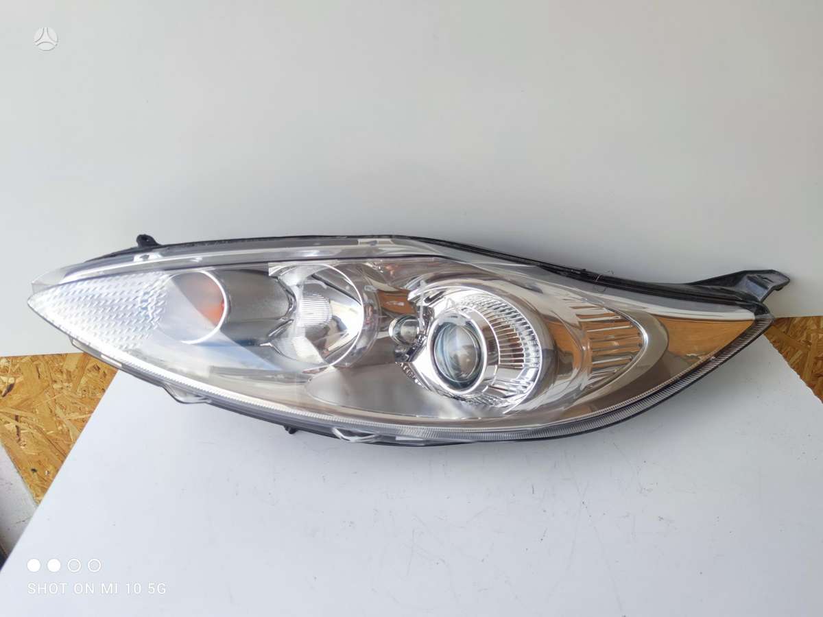 Ford Fiesta lights