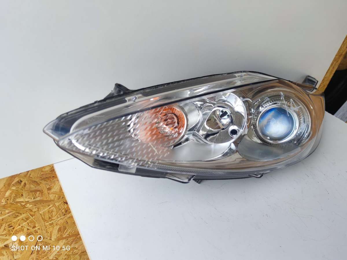 Ford Fiesta lights