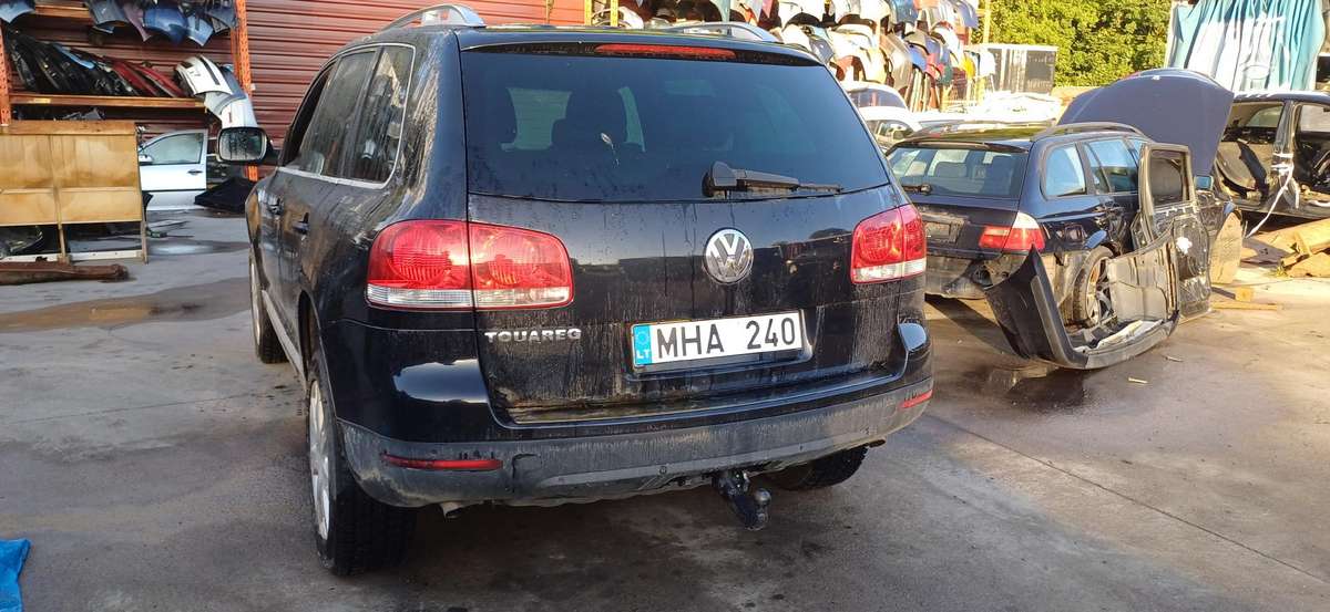 Volkswagen Touareg dalimis