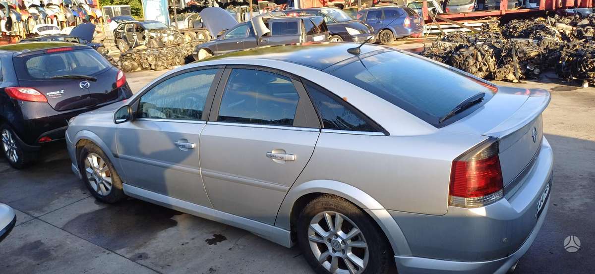 Opel Vectra for parts
