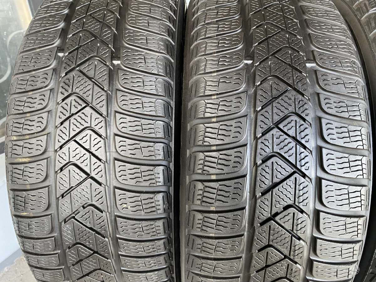 Pirelli Sottozero, winter 215/55 R17