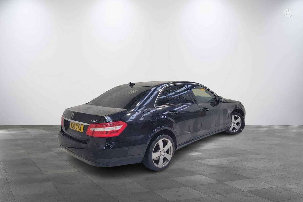 Mercedes-Benz E220