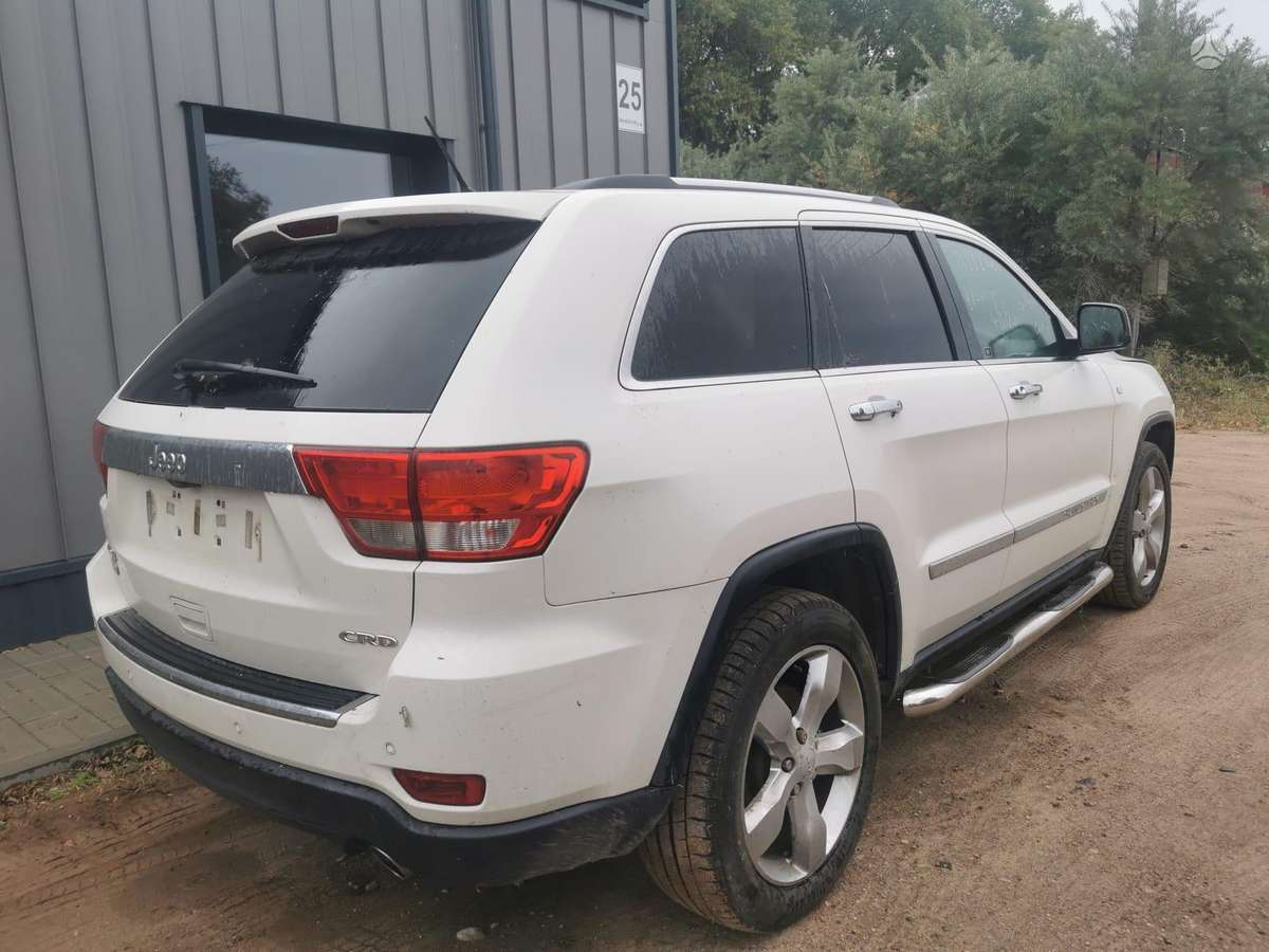 Jeep Grand Cherokee dalimis