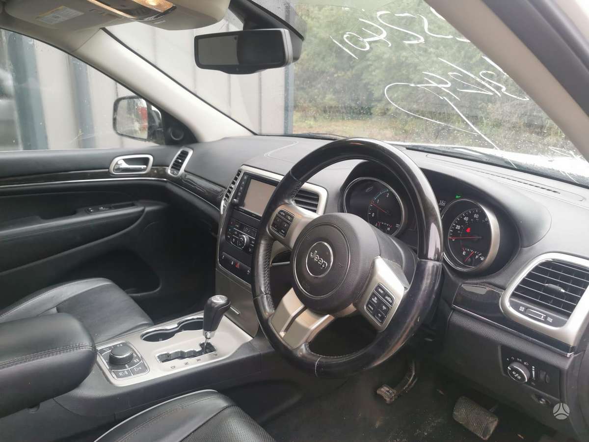 Jeep Grand Cherokee dalimis