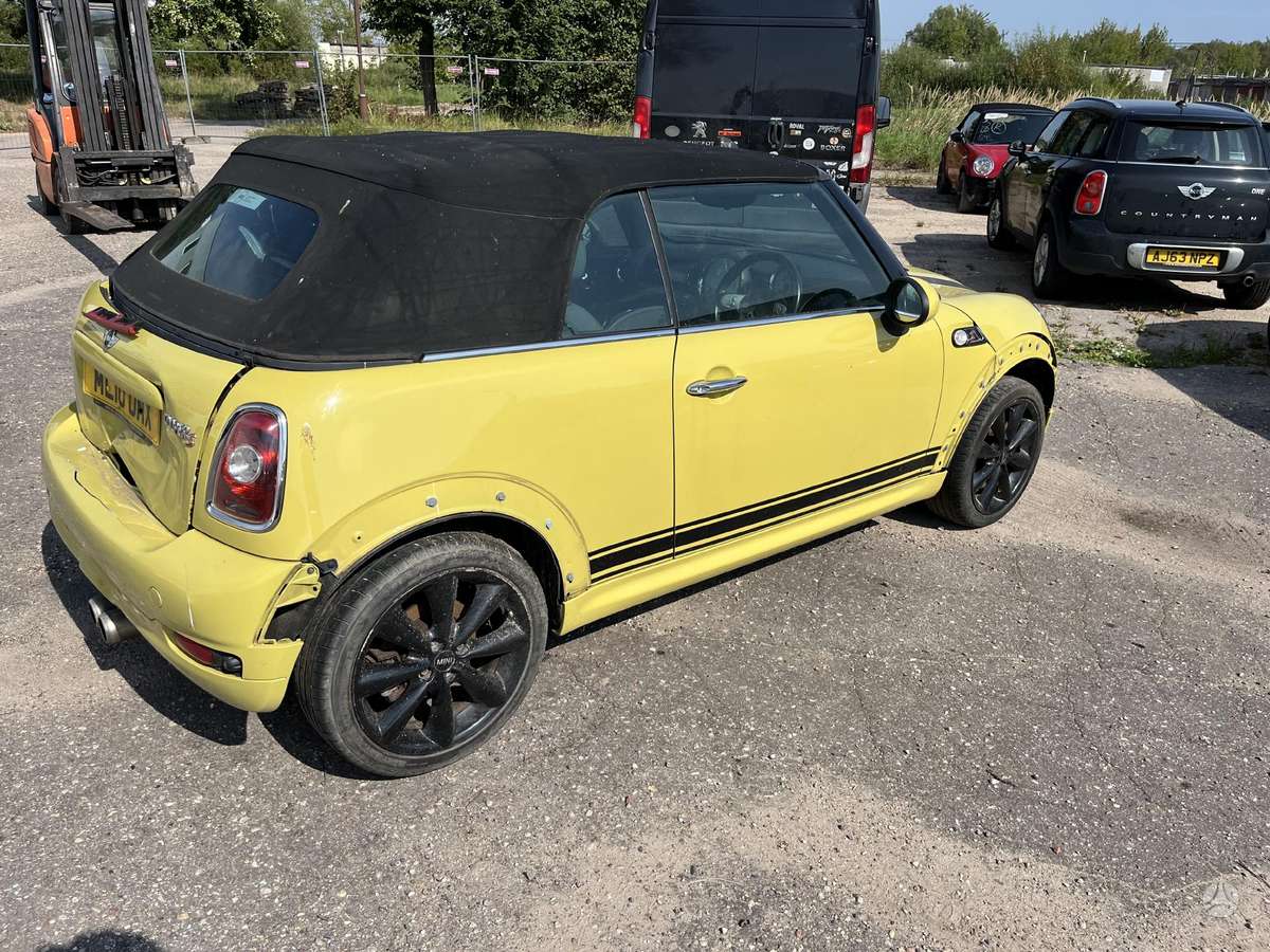 Mini Cooper dalimis