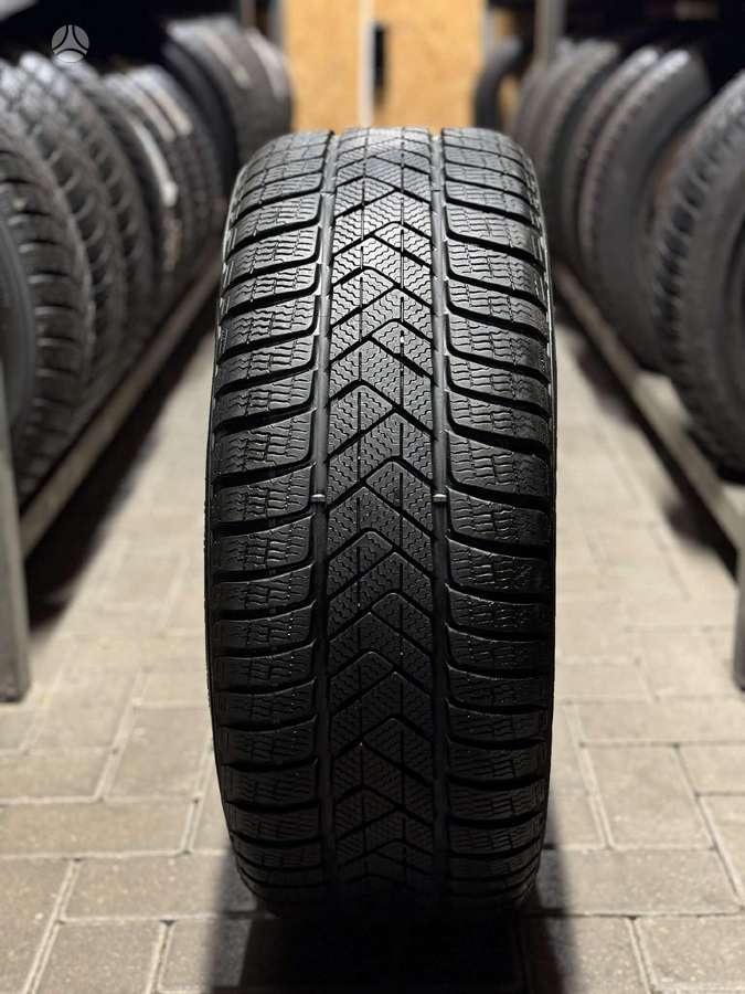 Pirelli WINTER SOTTOZERO 3, winter 235/45 R18