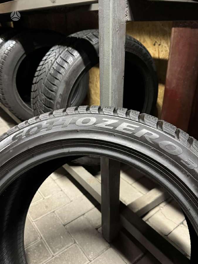 Pirelli WINTER SOTTOZERO 3, winter 235/45 R18