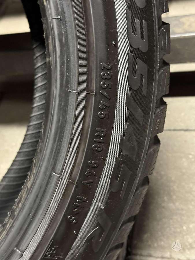 Pirelli WINTER SOTTOZERO 3, winter 235/45 R18