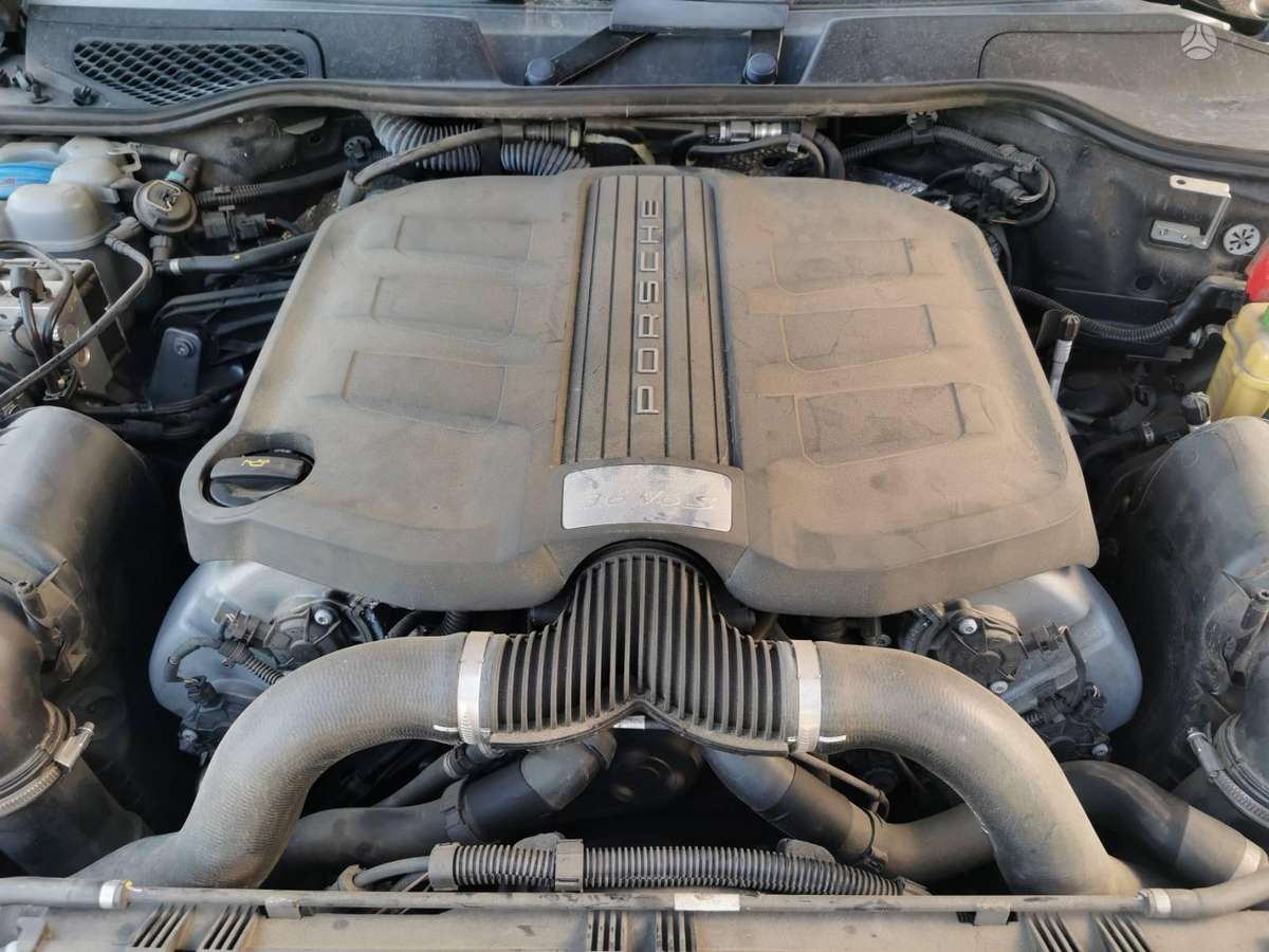 Porsche Cayenne dalimis