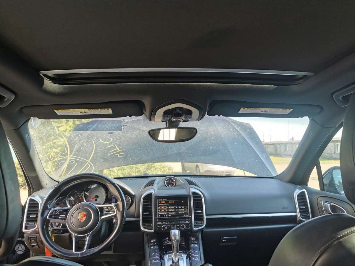 Porsche Cayenne dalimis
