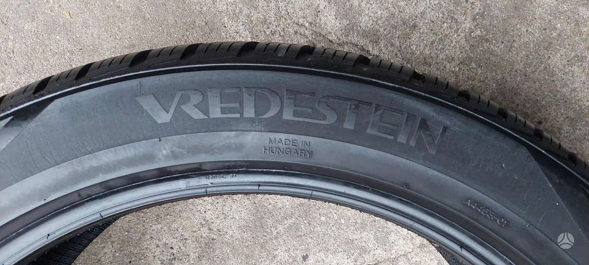 Vredestein, всесезонные 245/45 R20