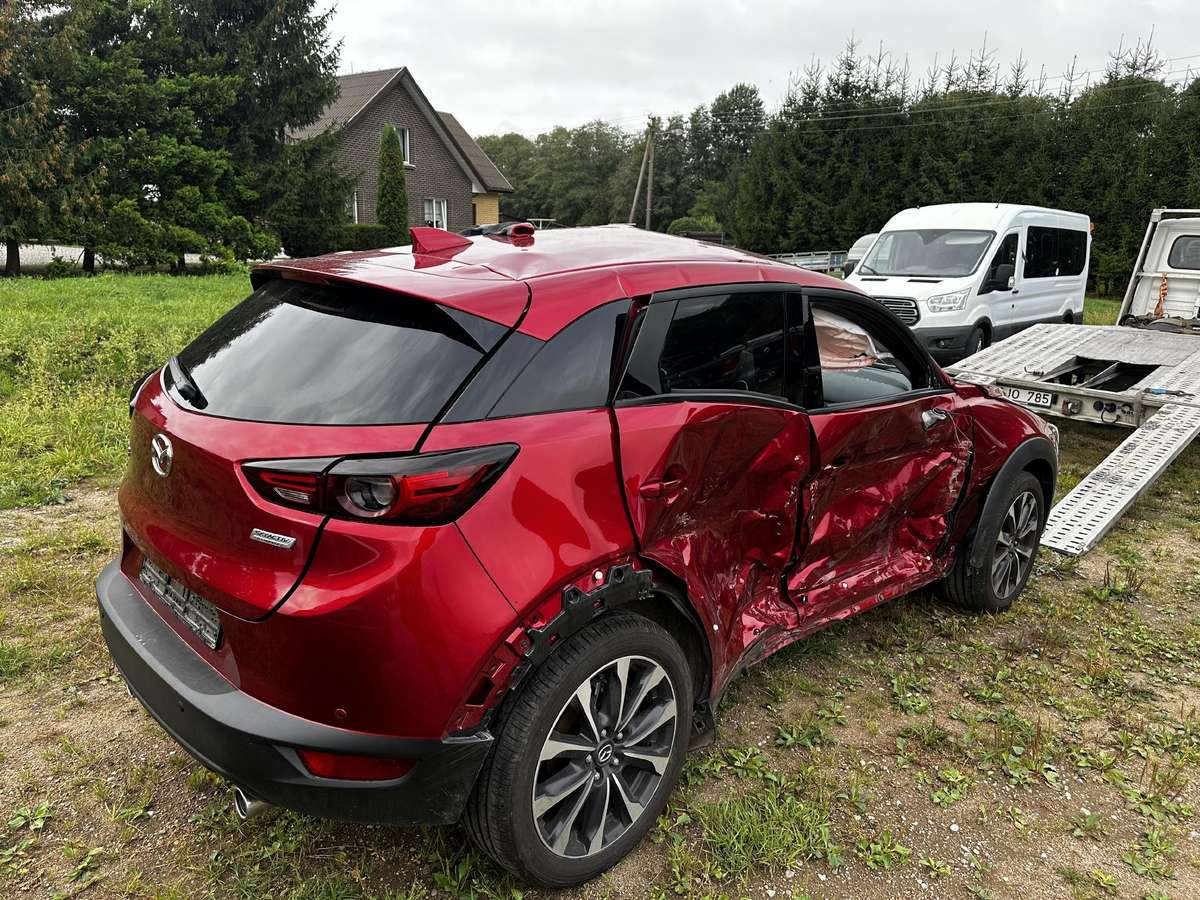 Mazda CX-3 Rida 9000 km full led