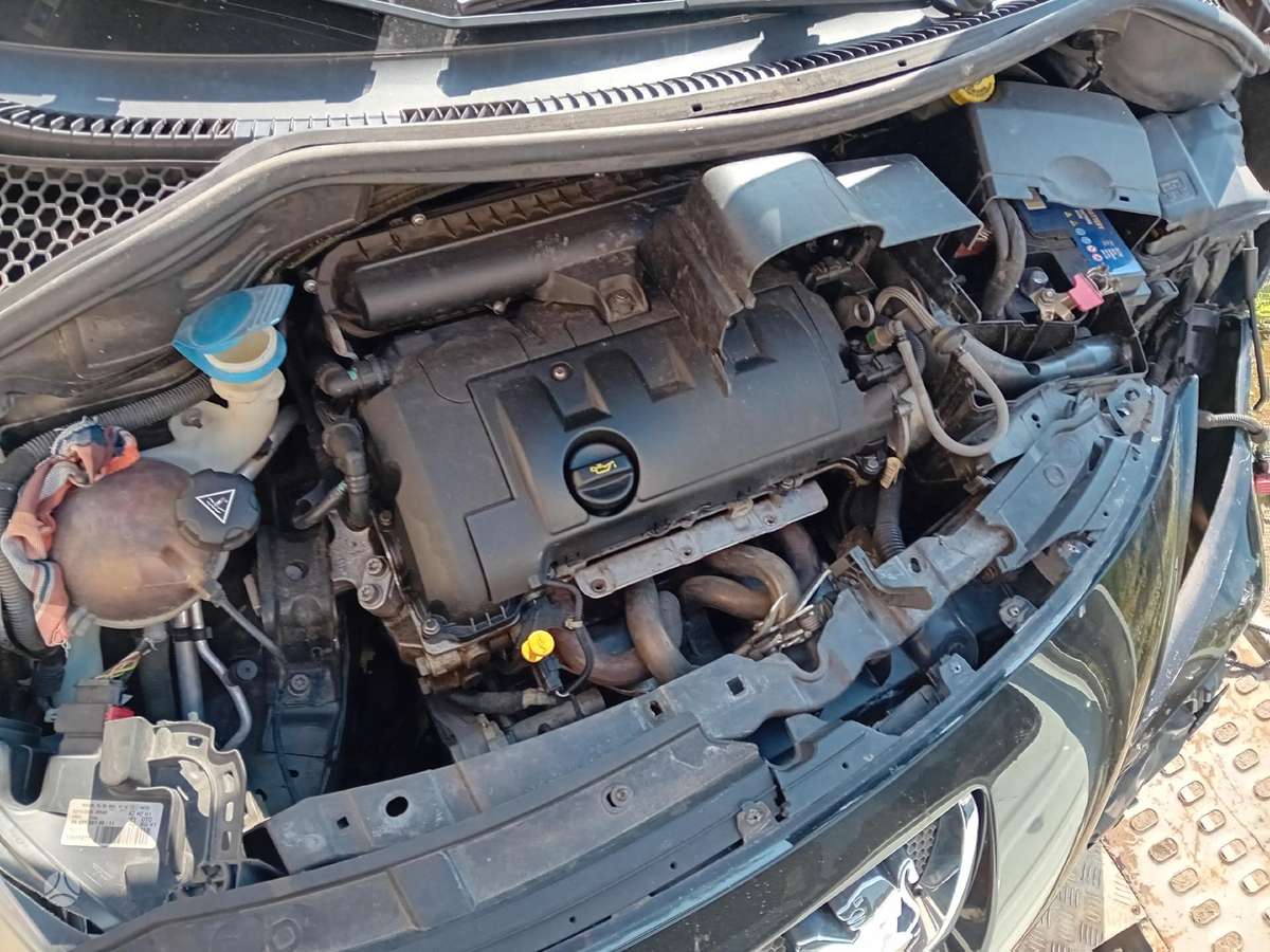 Peugeot 207 dalimis