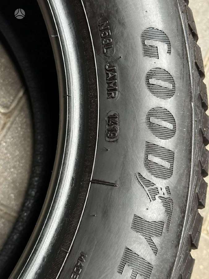 Goodyear VECTOR 4 SEASONS GEN-2, winter 235/55 R18