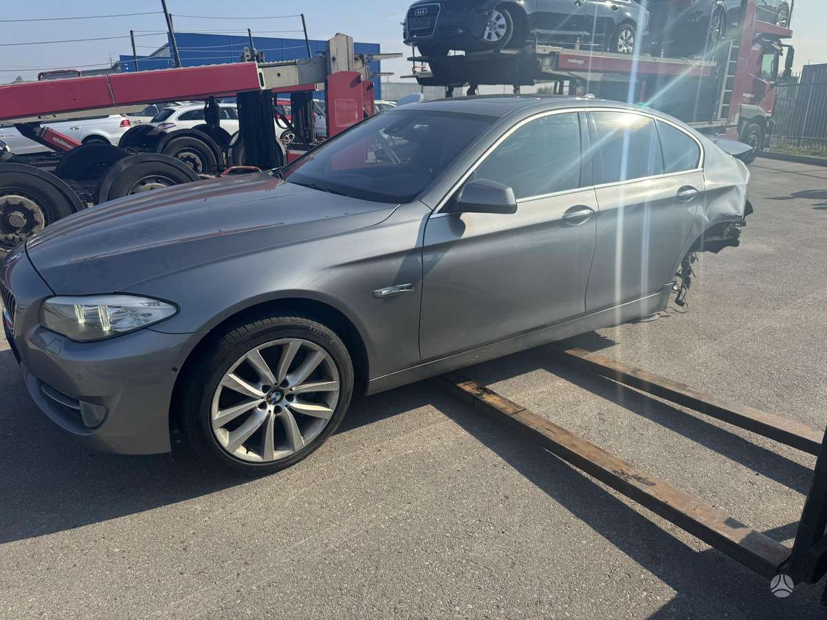 BMW 550