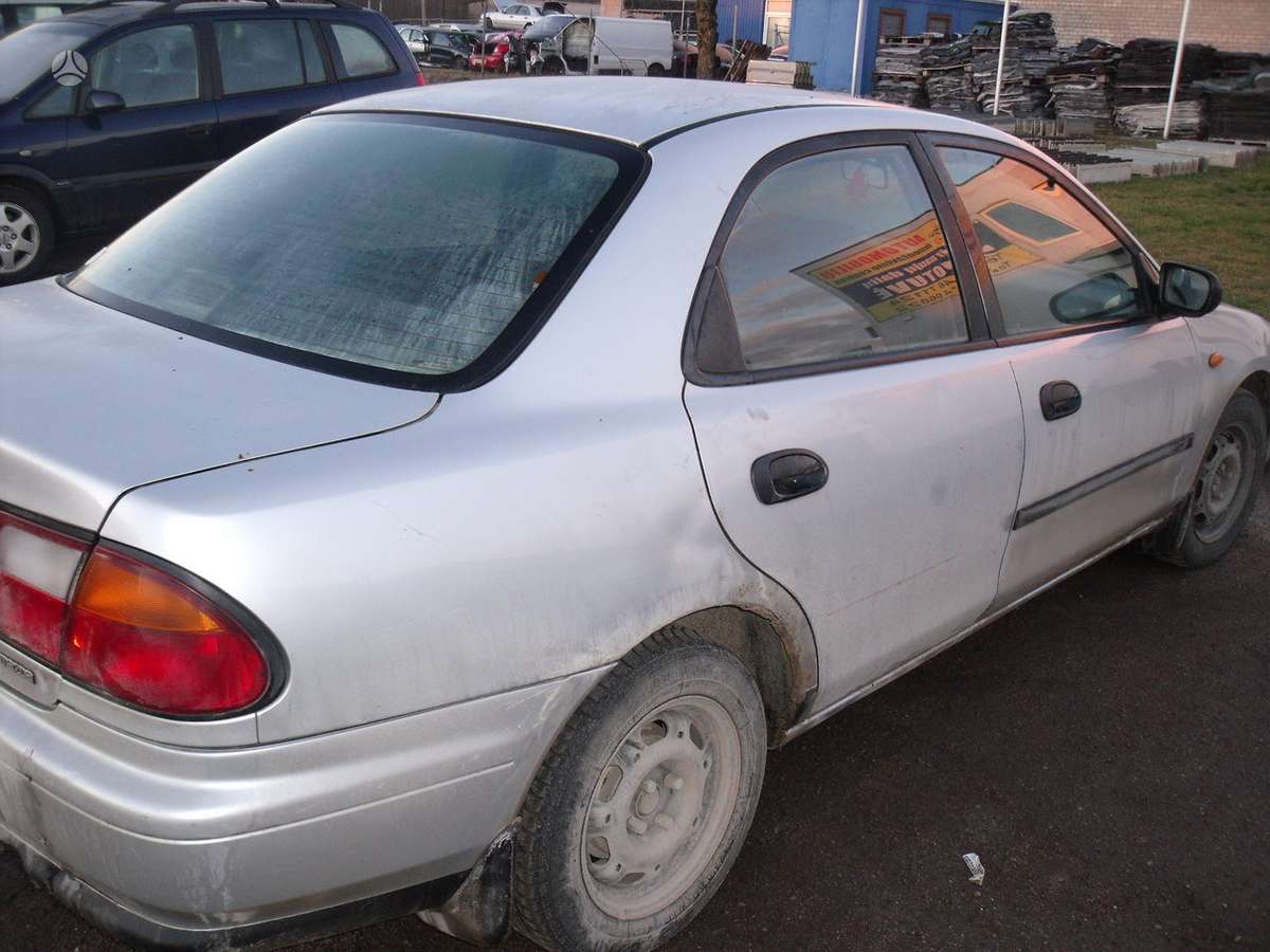 Mazda 323 Dalimis