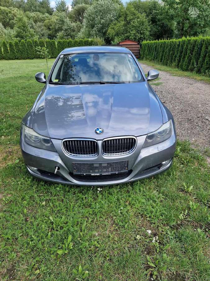 BMW 330 Dalimis
