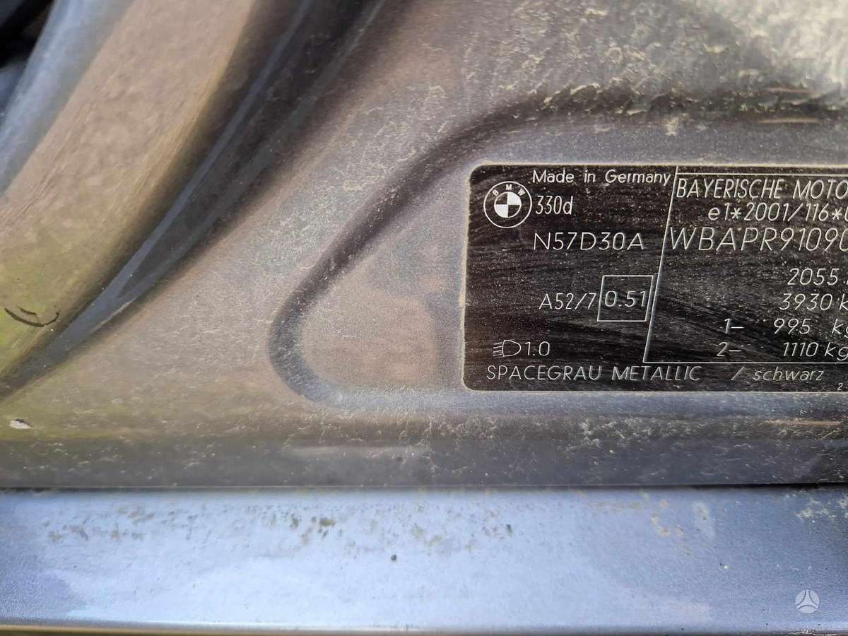 BMW 330 Dalimis
