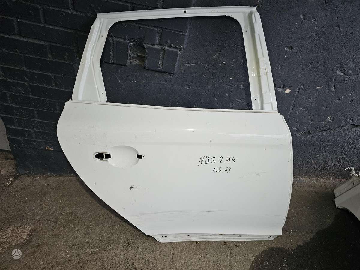 Volvo XC60 kėbulo dalys