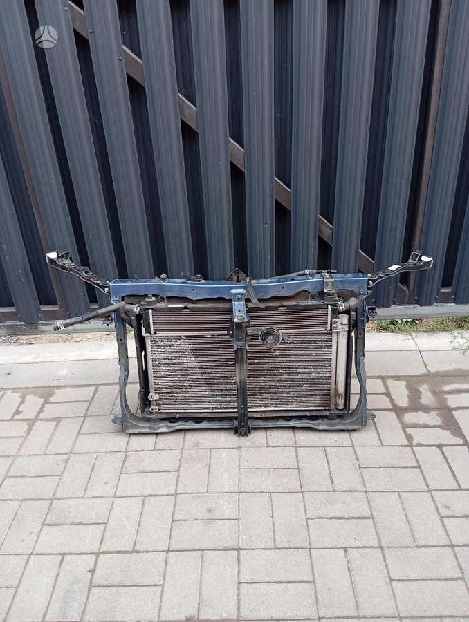 Toyota Auris kėbulo dalys