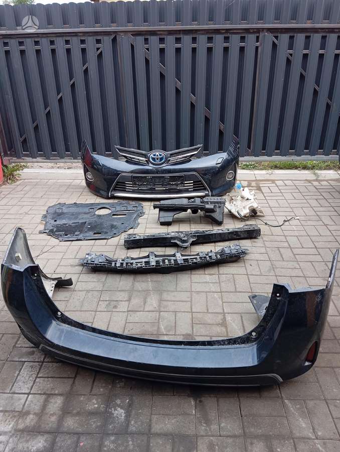 Toyota Auris kėbulo dalys