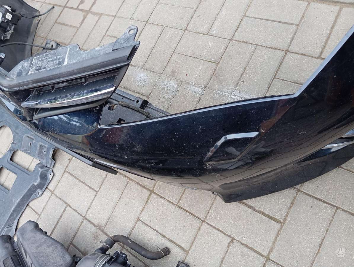 Toyota Auris kėbulo dalys