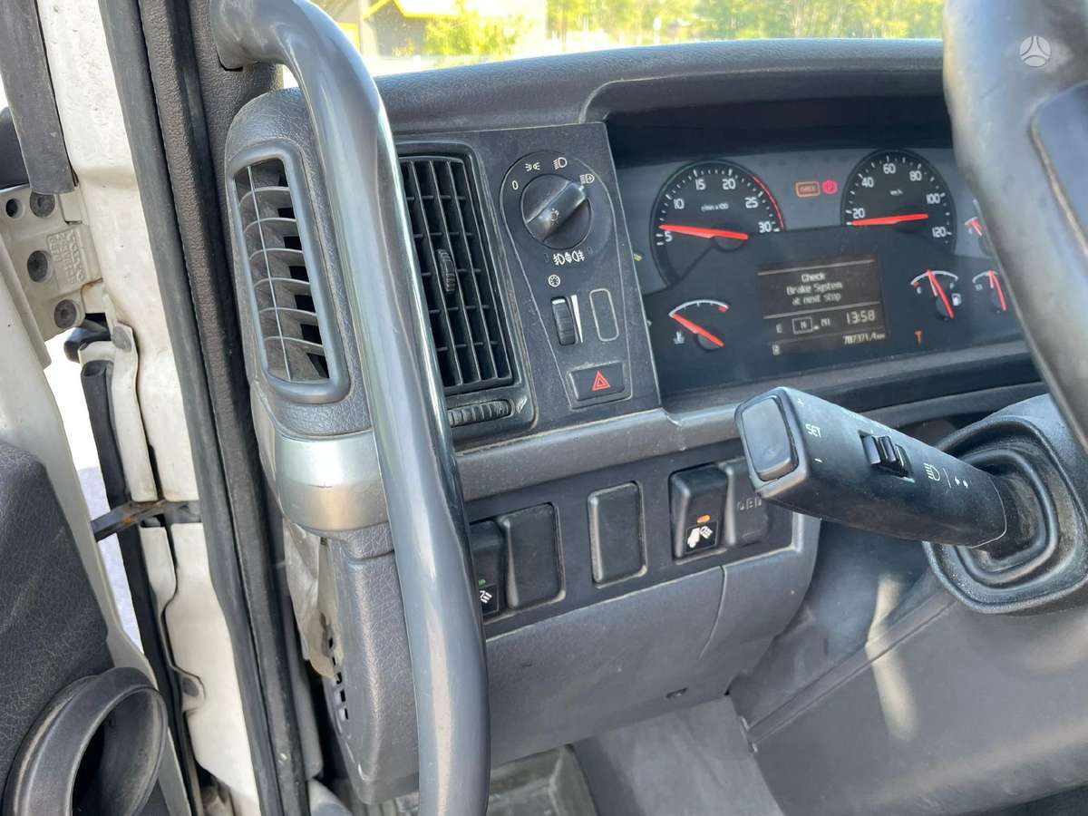 Volvo FM 420 6X2, single sleeper