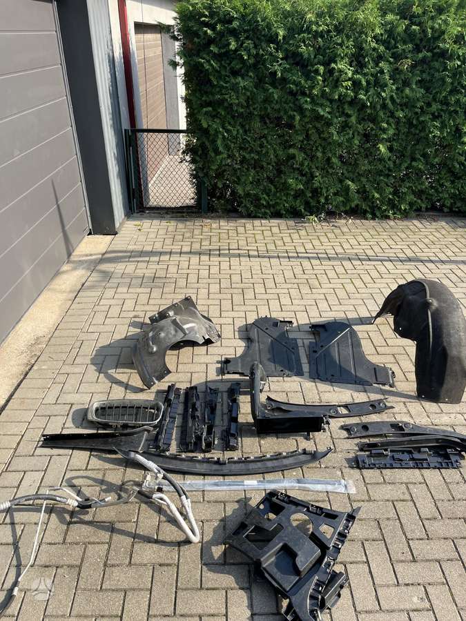 BMW 3 serija Tik dalys nuotraukose